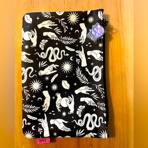 NWOT Ipsy Glam Bag